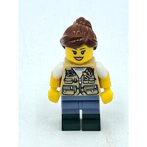 Lego Ideas Fisherwoman Minifigure idea030 From Set 21310 - Old Fishing Store